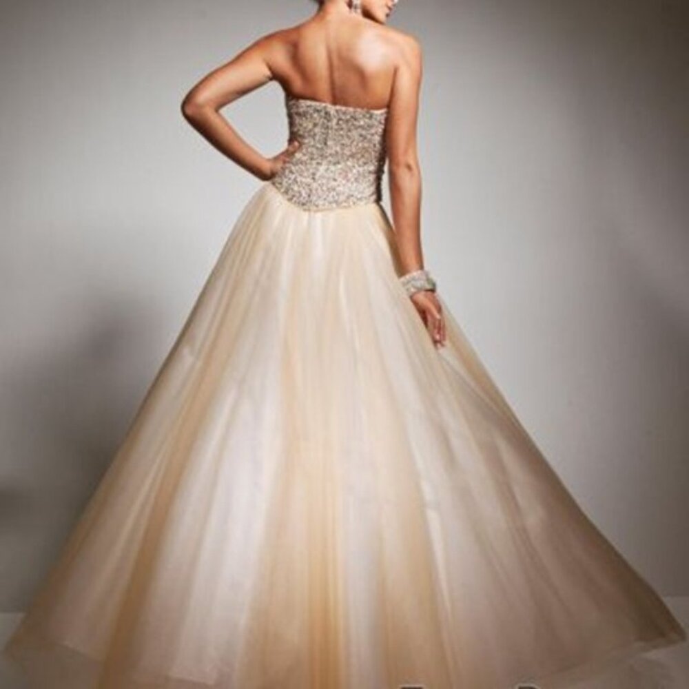 Tony Bowls Le Gala Gold Tulle Formal Prom Ball Gown Corset Two Piece Size 6